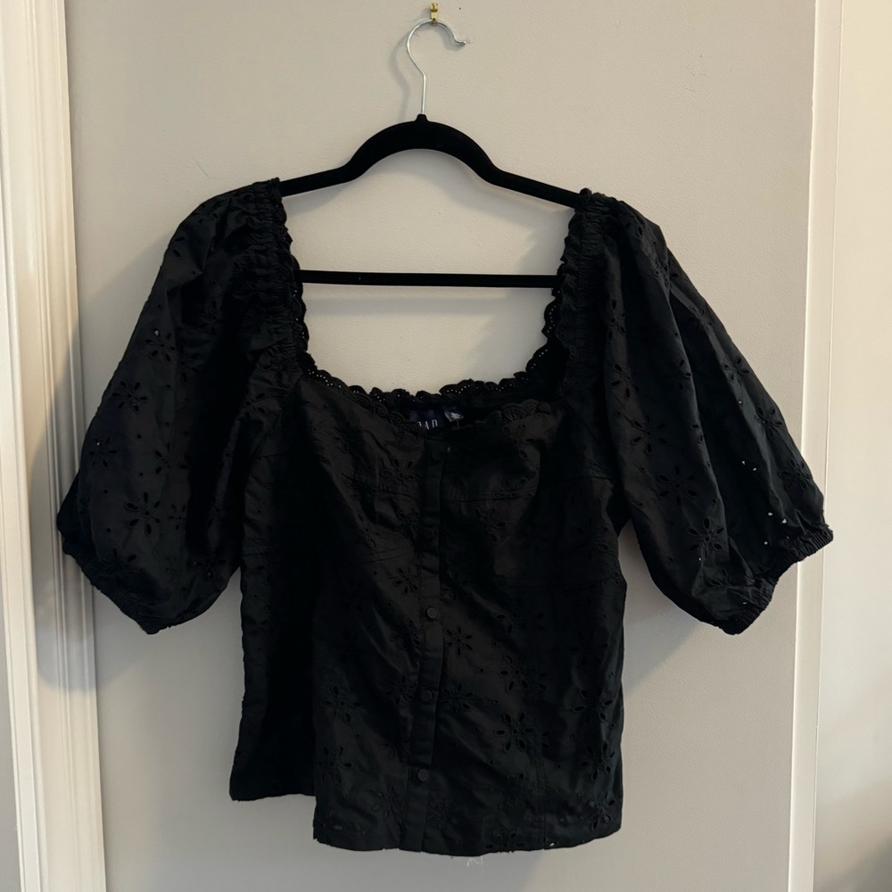 Gap NWT black top